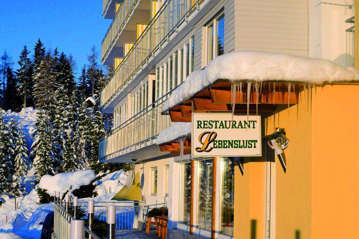 Sonnenhotel Zaubek Treffen Exterior foto